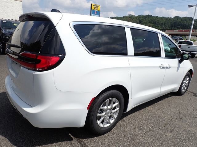 New 2025 Chrysler Pacifica Select FWD image 7