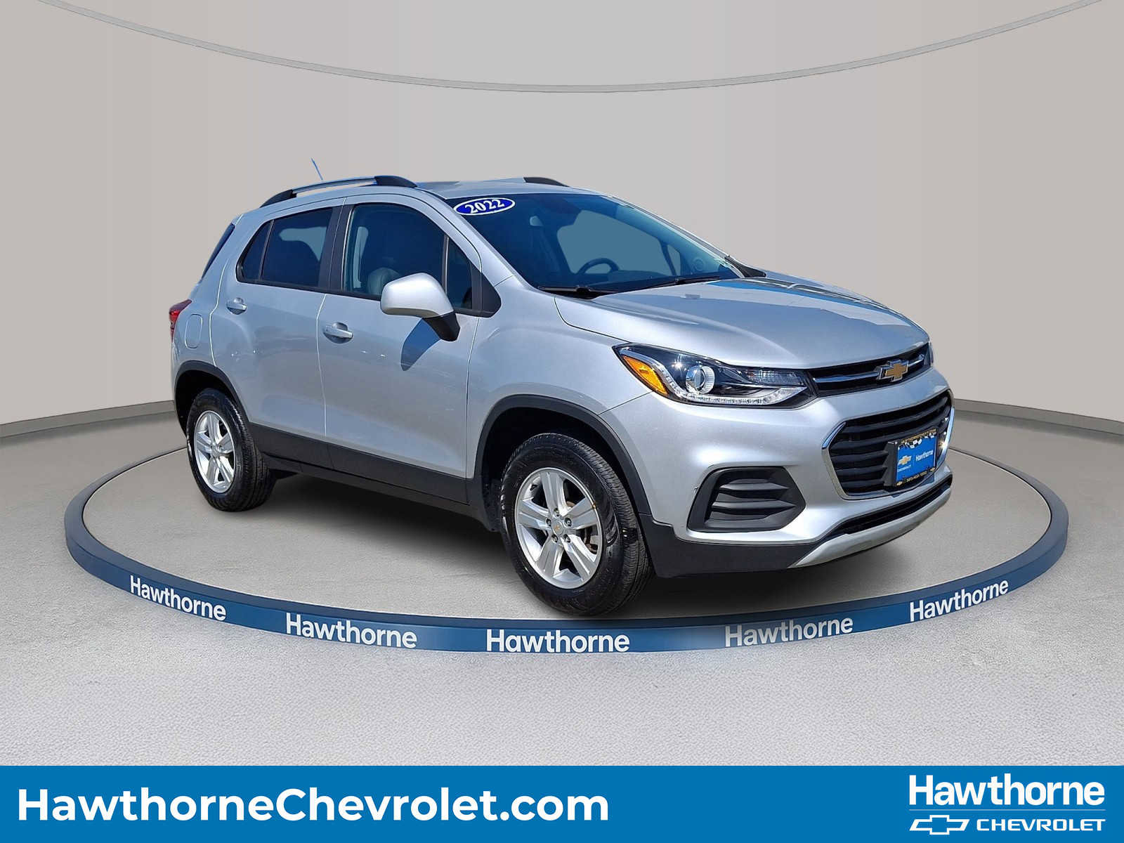 Used 2022 Chevrolet Trax LT w/ LT Convenience Package AWD/4WD image 1