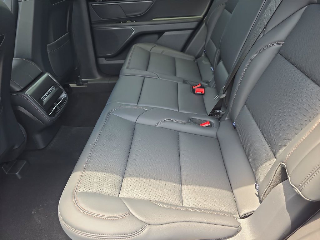New 2026 Lincoln Nautilus Premier AWD/4WD image 11
