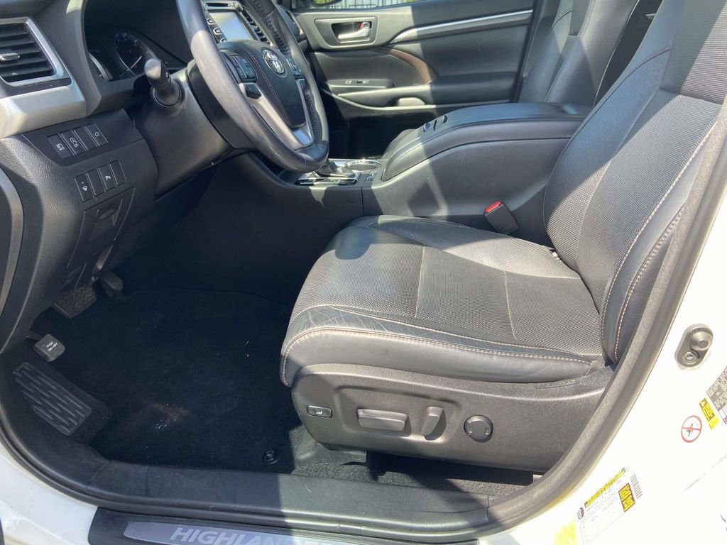 Used 2018 Toyota Highlander Limited FWD image 20