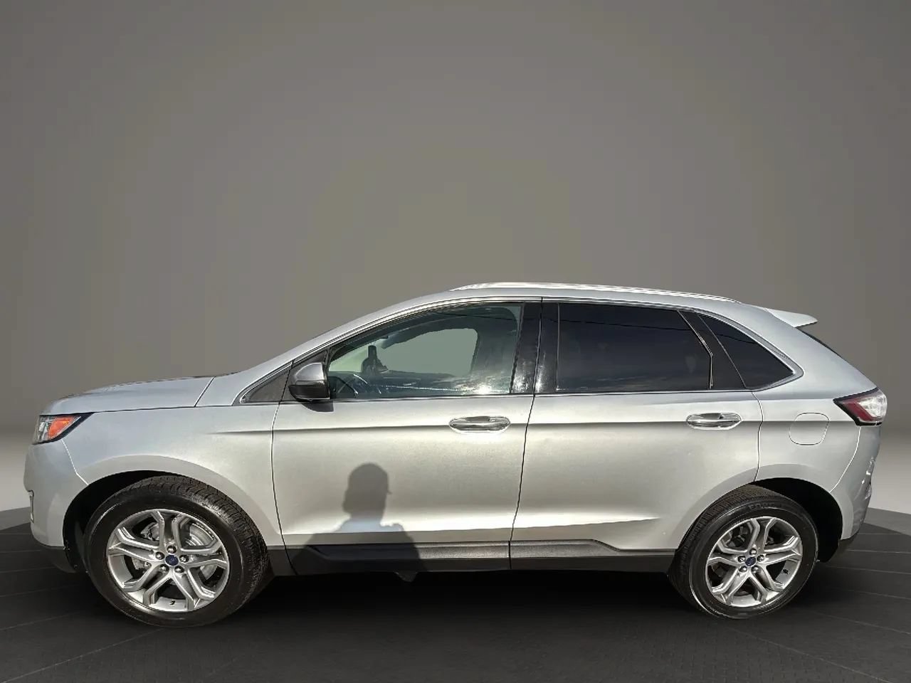 Used 2016 Ford Edge Titanium w/ Technology Package AWD/4WD image 8