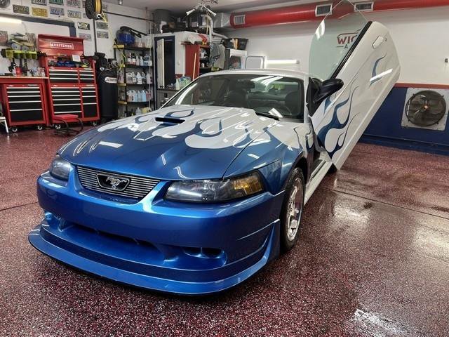 Used 2004 Ford Mustang GT RWD image 1