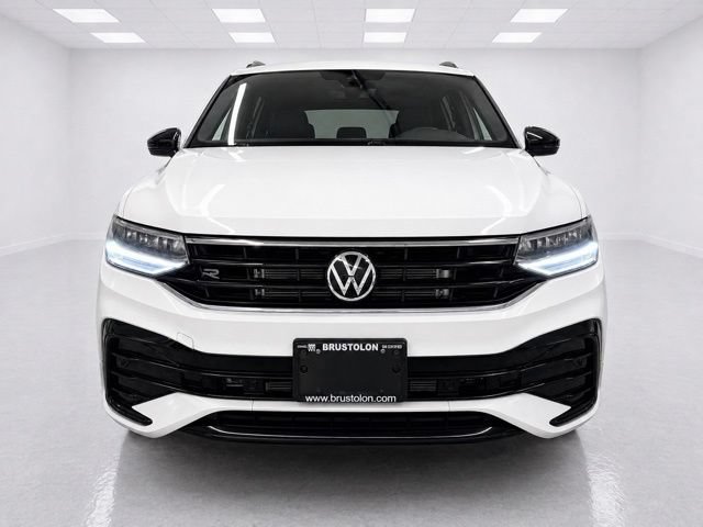 Used 2023 Volkswagen Tiguan SE R-Line AWD/4WD image 4