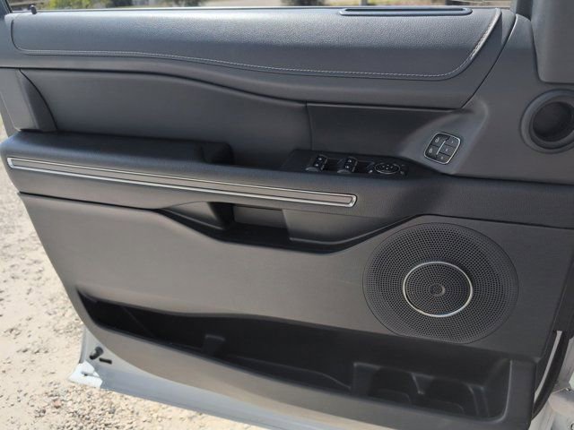 Used 2024 Ford Expedition Max XLT image 11
