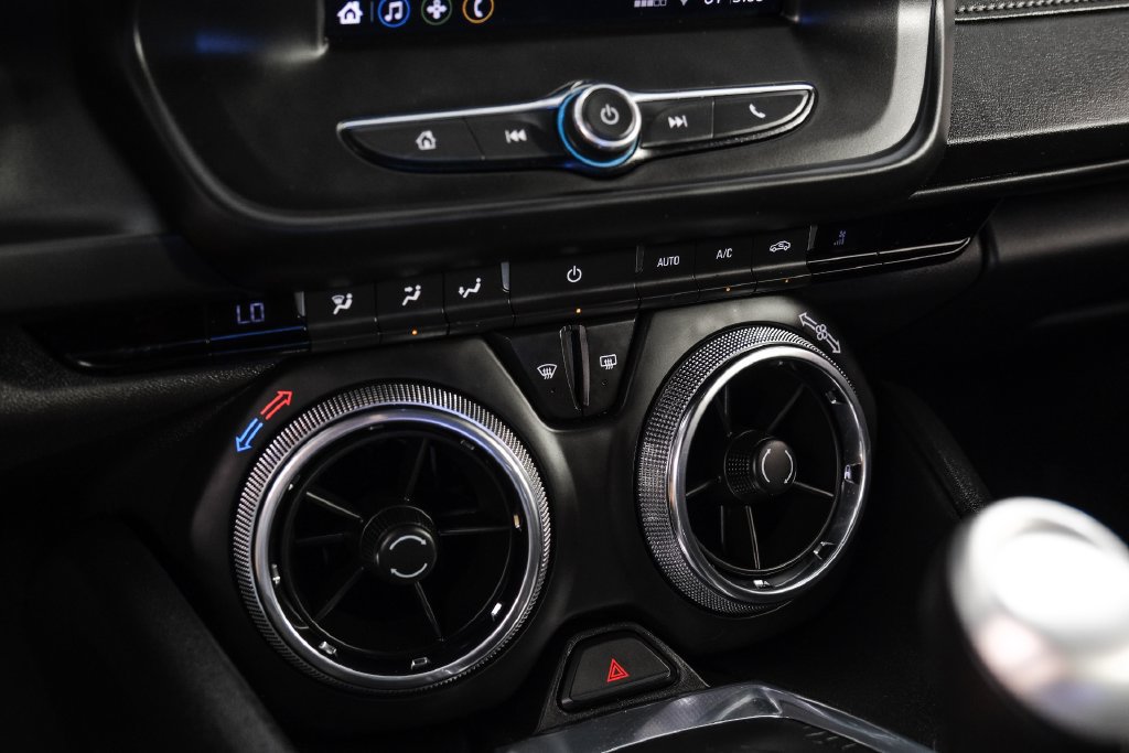 Used 2020 Chevrolet Camaro LT RWD image 23