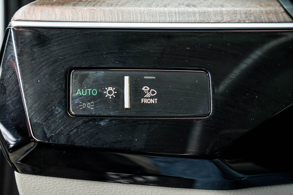 Used 2024 Audi Q8 e-tron Premium Plus w/ Premium Plus Package AWD/4WD image 39