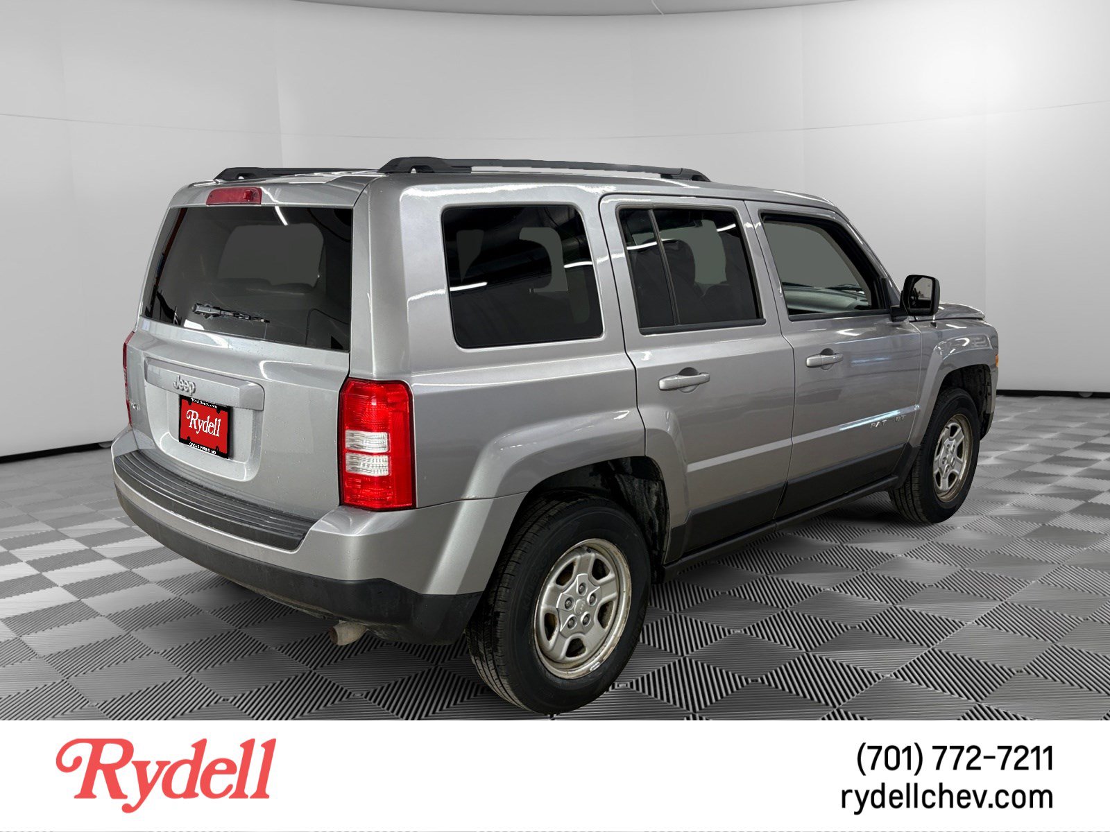 Used 2015 Jeep Patriot Sport w/ Power Value Group AWD/4WD image 5