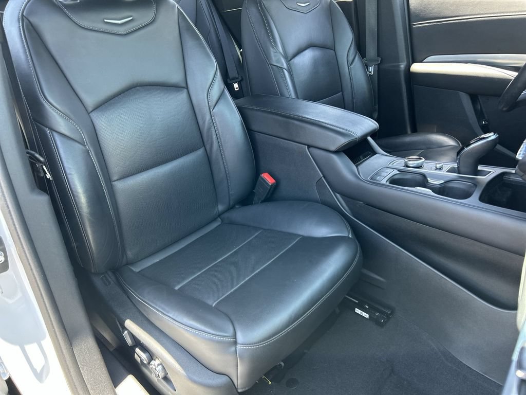 Used 2021 Cadillac XT4 Premium Luxury AWD/4WD image 29