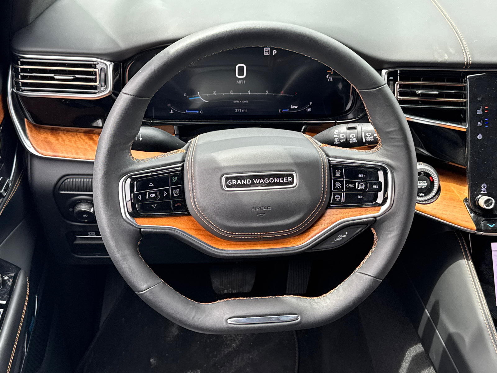 Used 2024 Jeep Grand Wagoneer Series III AWD/4WD image 26