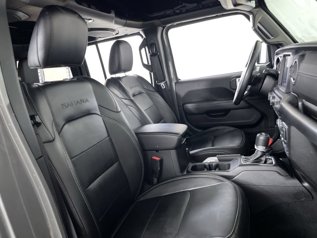 Used 2020 Jeep Wrangler Unlimited Sahara AWD/4WD image 26