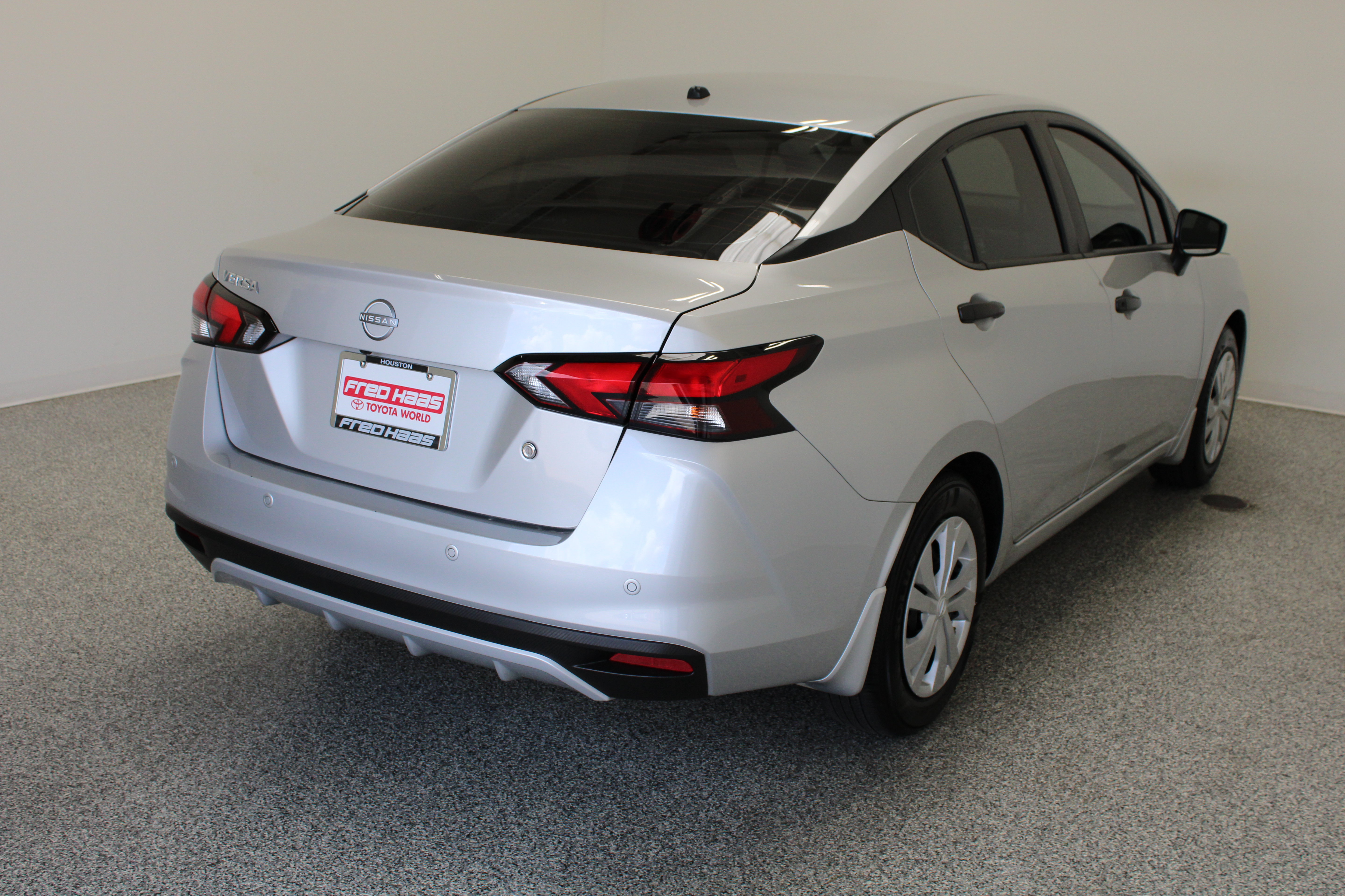 Used 2025 Nissan Versa S w/ Trunk Package FWD image 7