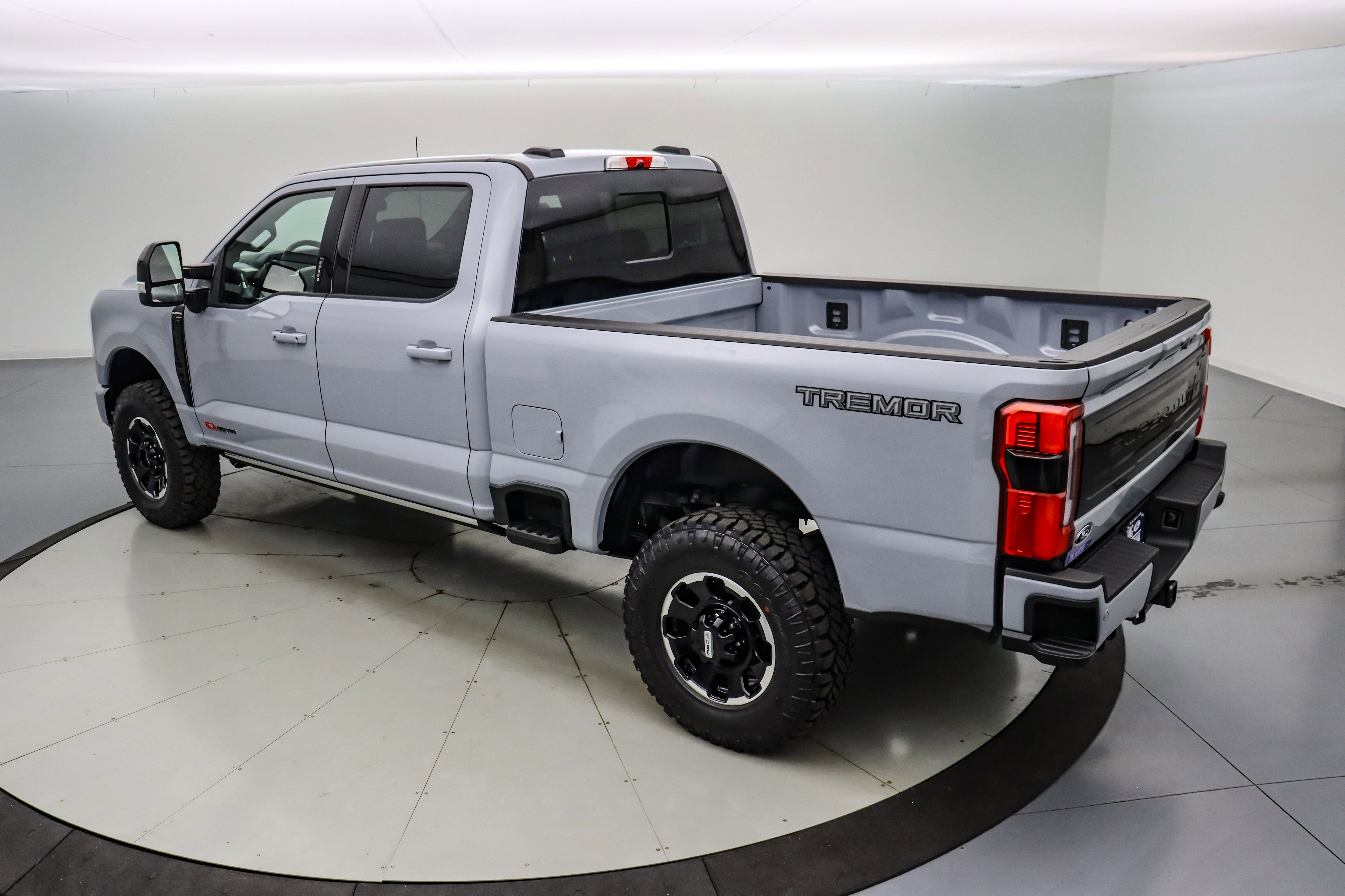 New 2026 Ford F250 Platinum w/ Tremor Off-Road Package image 7
