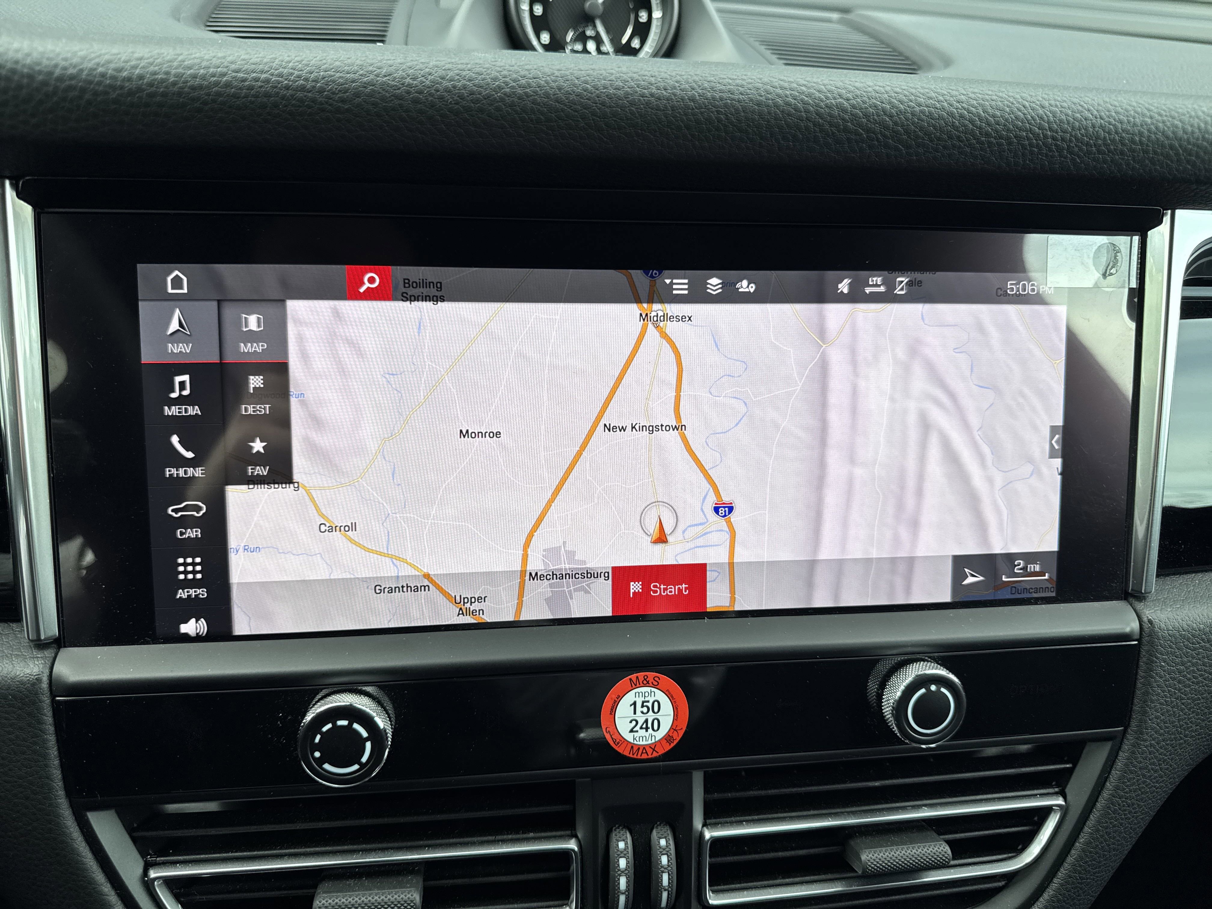 Certified 2025 Porsche Macan image 19