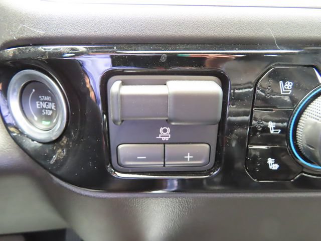 Used 2025 Chevrolet Silverado 1500 High Country AWD/4WD image 38