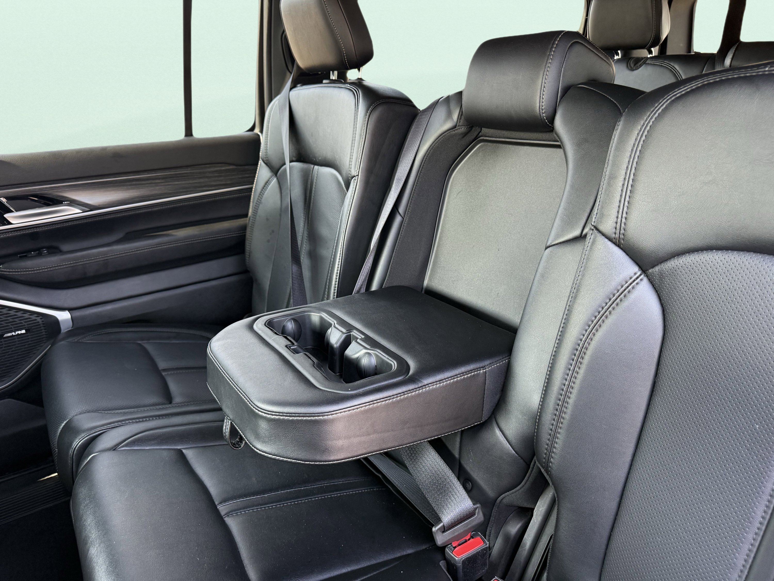 Used 2024 Jeep Wagoneer Series II w/ Flexible Seating Group image 45