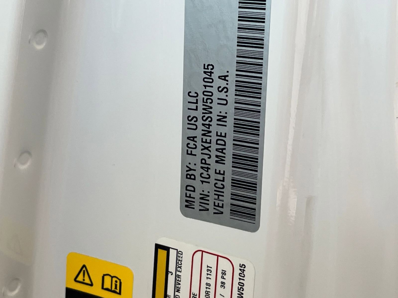 Used 2025 Jeep Wrangler Sahara image 29