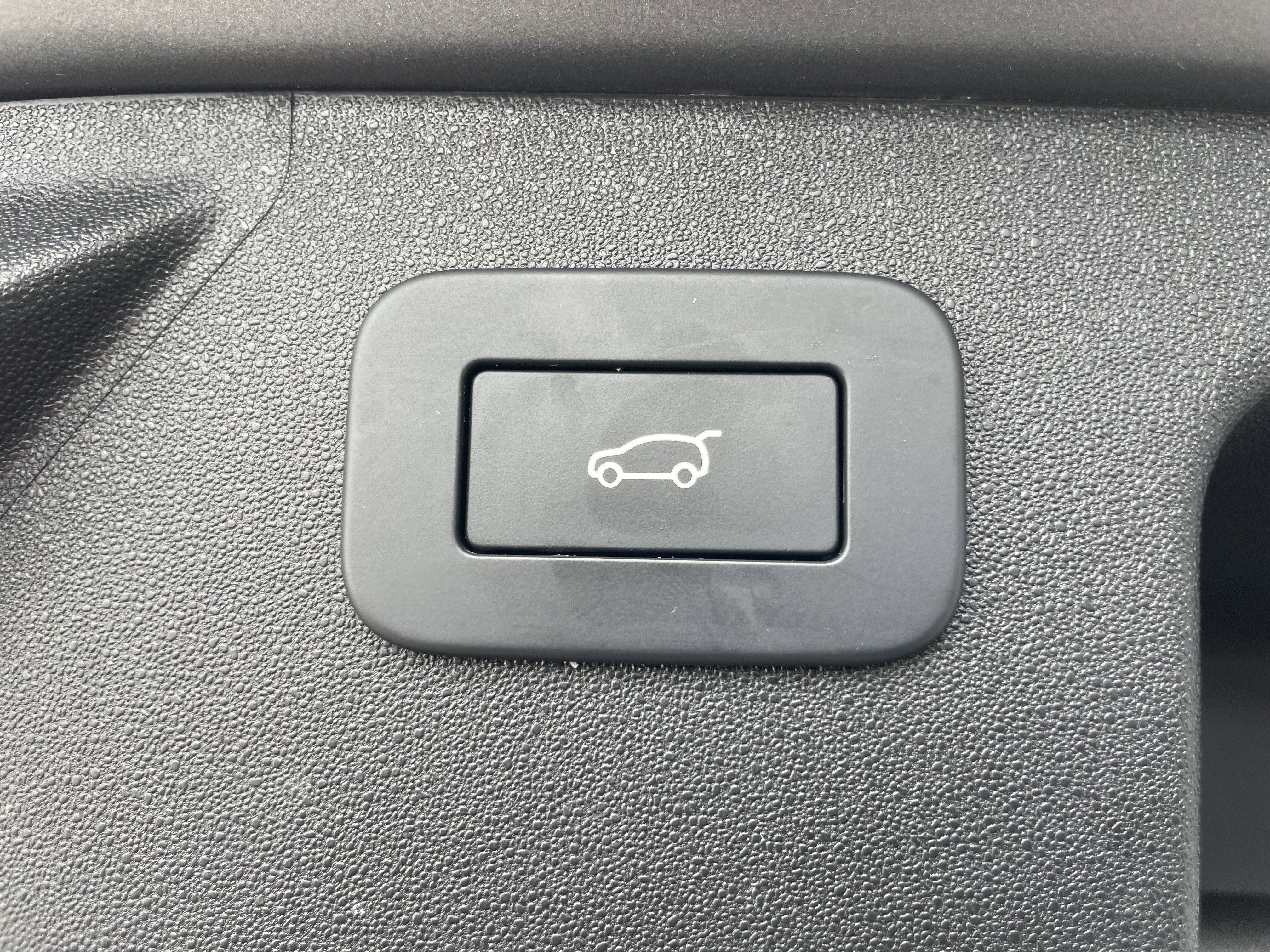 Certified 2024 Land Rover Discovery Sport S image 37