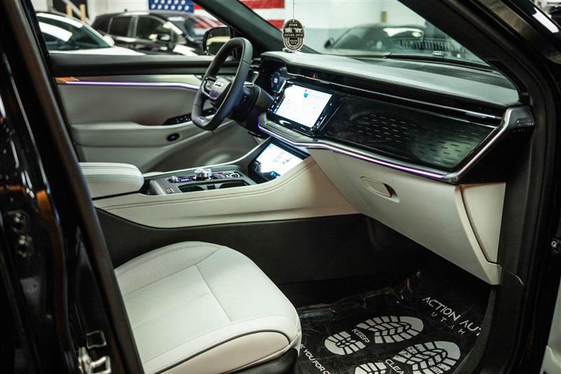 Used 2025 Jeep Wagoneer S Limited image 13