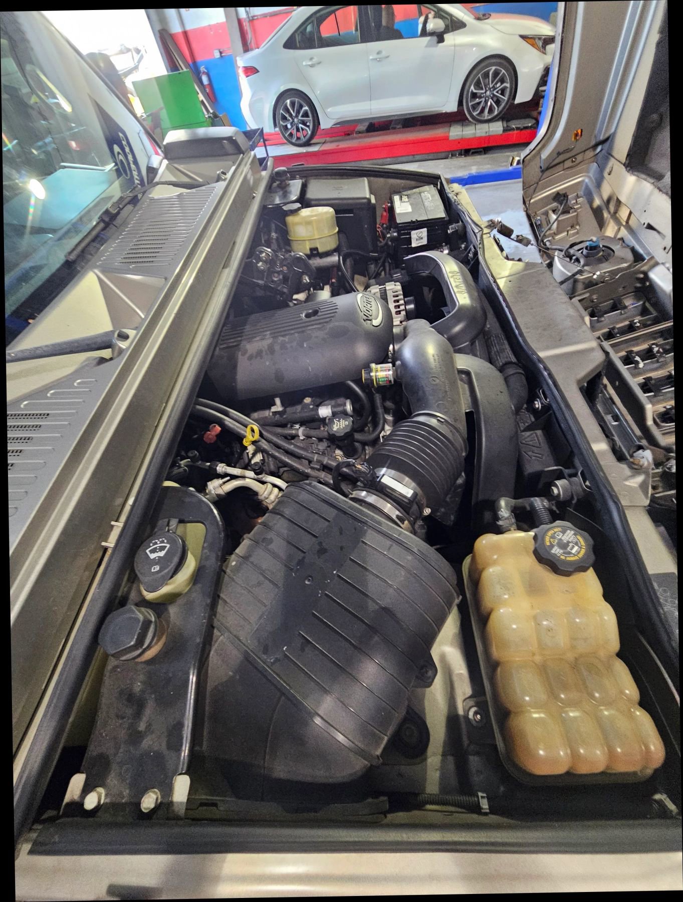 Used 2005 HUMMER H2 SUT w/ Preferred Equipment Group image 34