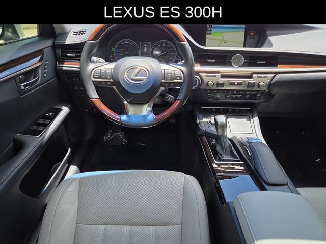 Used 2017 Lexus ES 300h w/ Luxury Package FWD image 20
