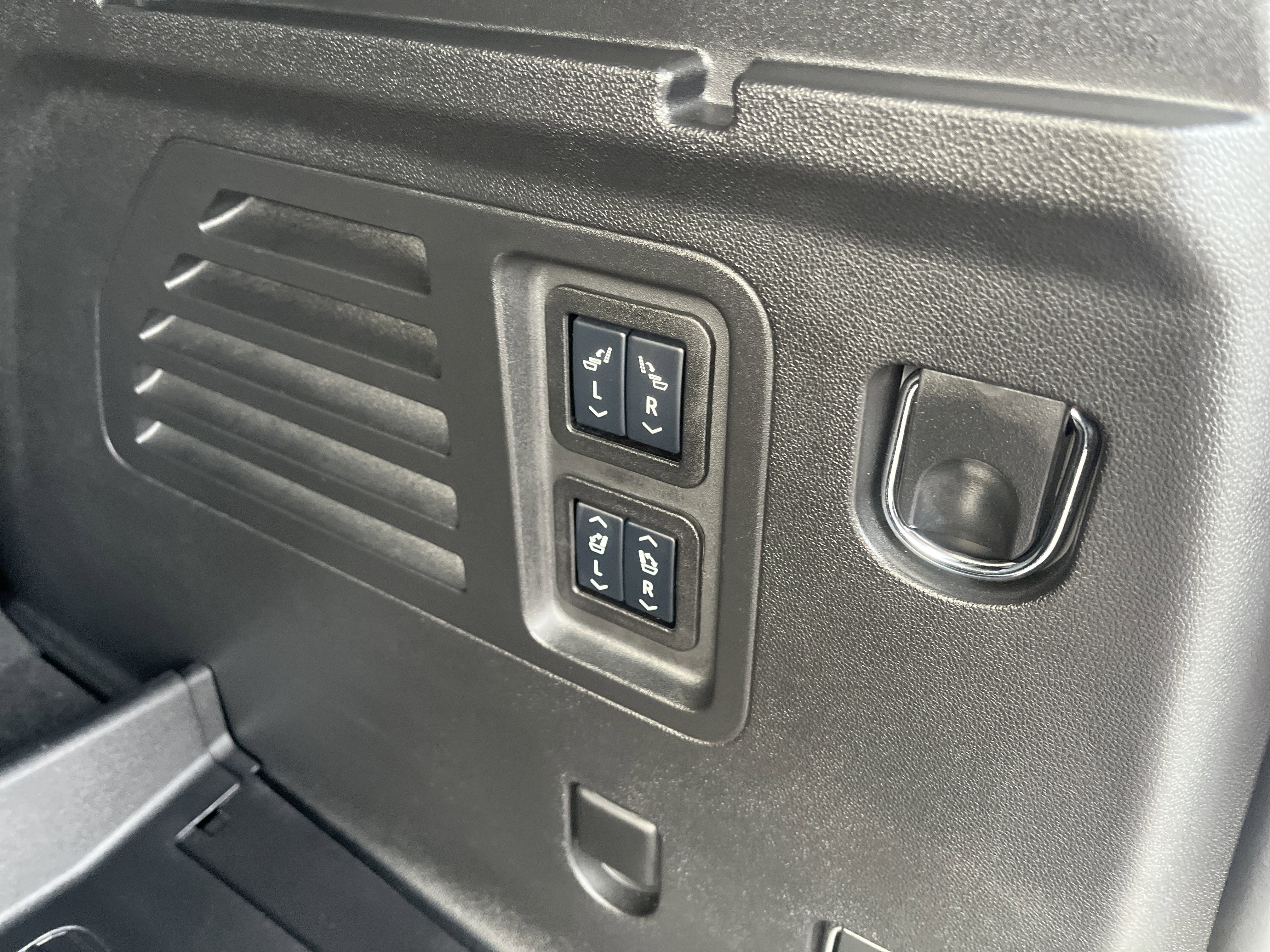 Used 2025 Chevrolet Traverse RS w/ LPO, Floor Liner Package image 21