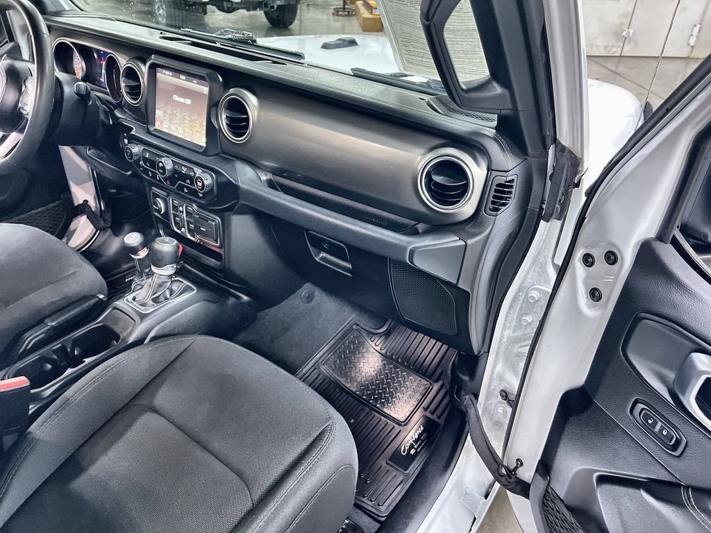 Used 2023 Jeep Gladiator Overland AWD/4WD image 26