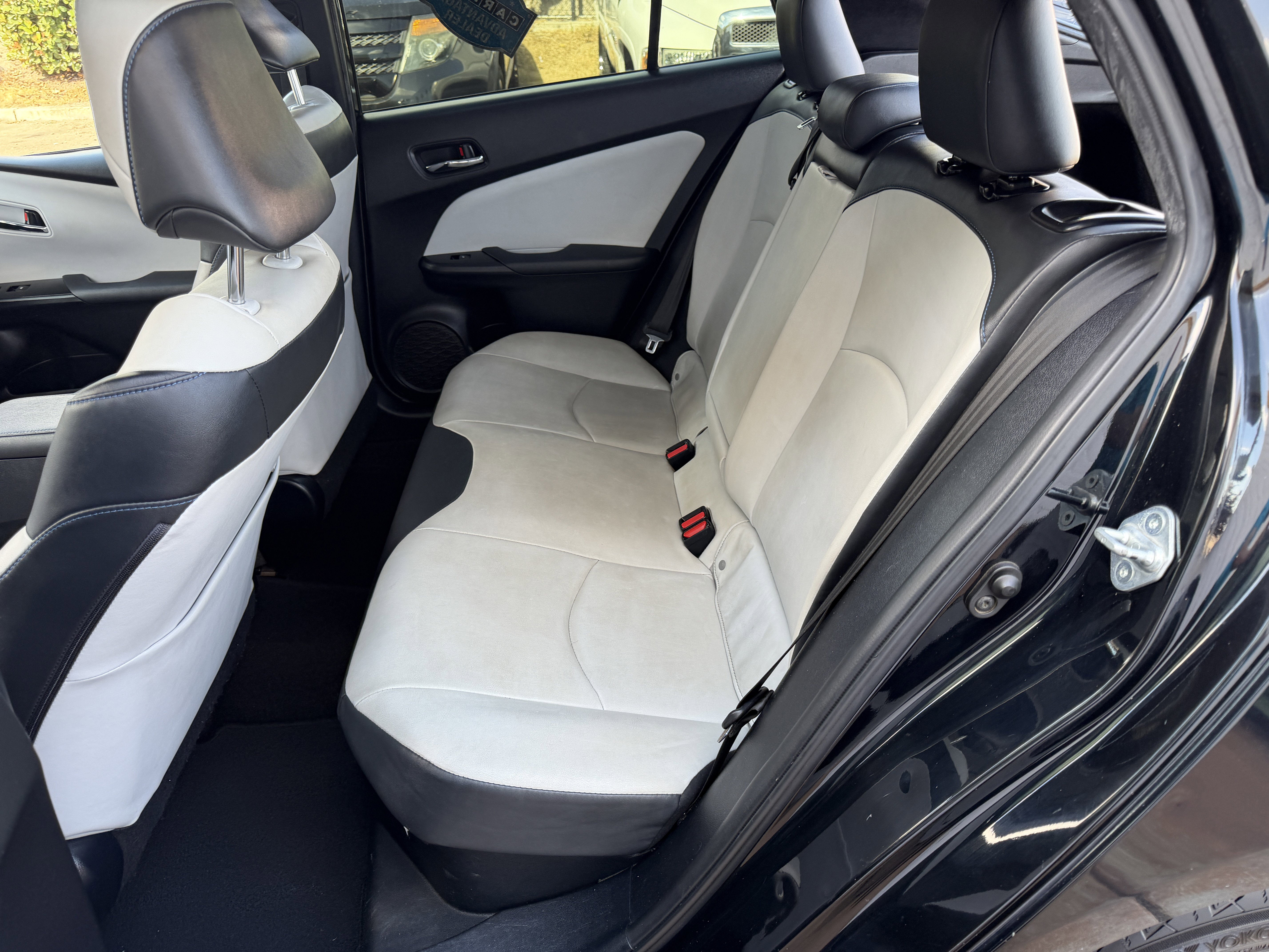 Used 2016 Toyota Prius Four Touring FWD image 10