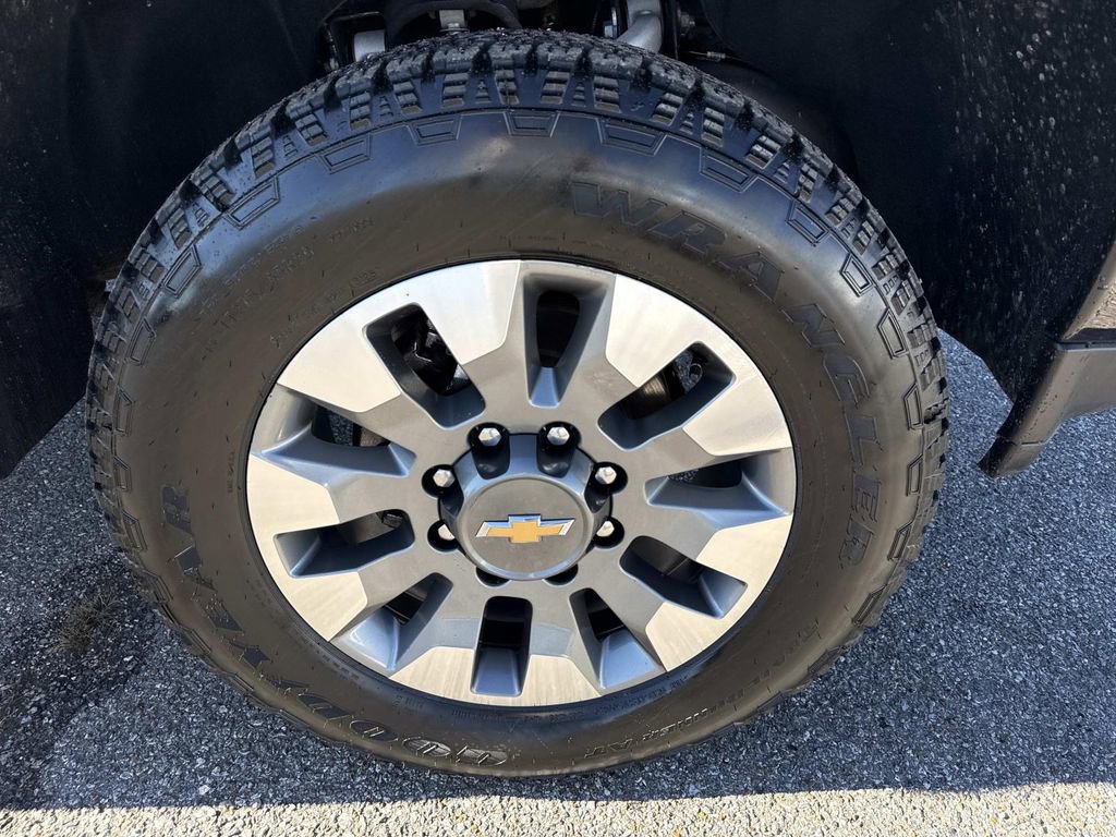 Used 2023 Chevrolet Silverado 2500 Custom w/ Custom Value Package image 9