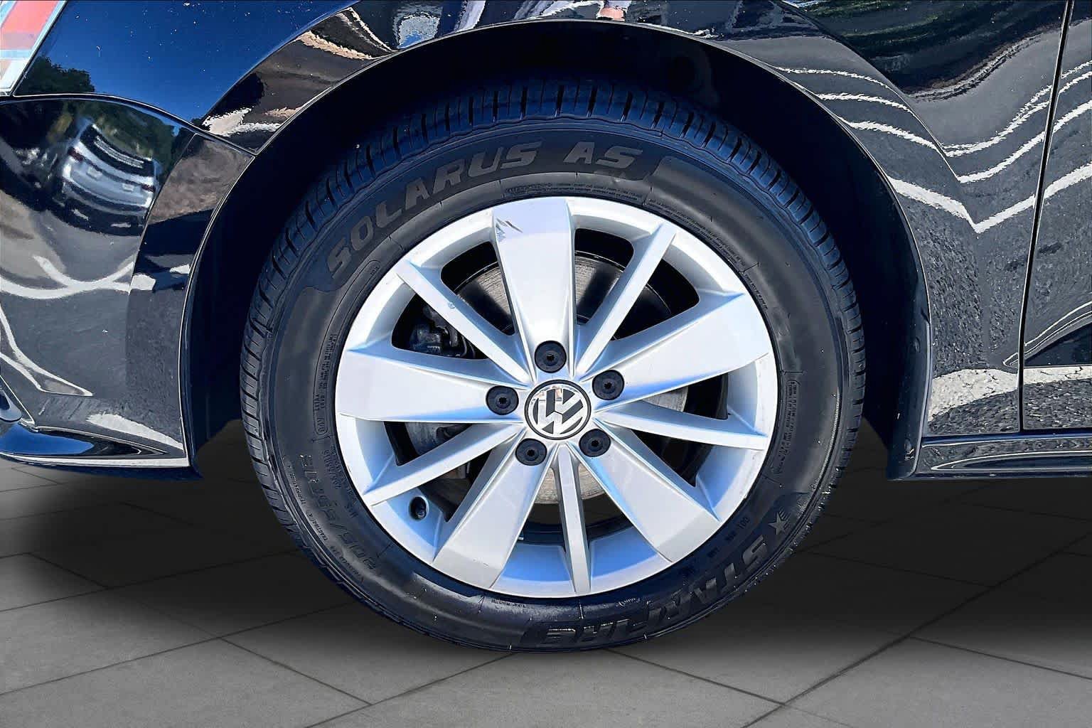 Used 2015 Volkswagen Jetta SE FWD image 10