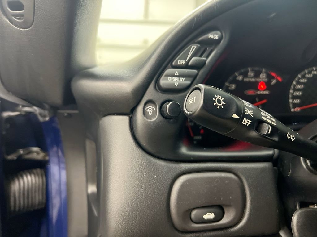 Used 2004 Chevrolet Corvette Z06 w/ Z06 Preferred Equipment Group image 17