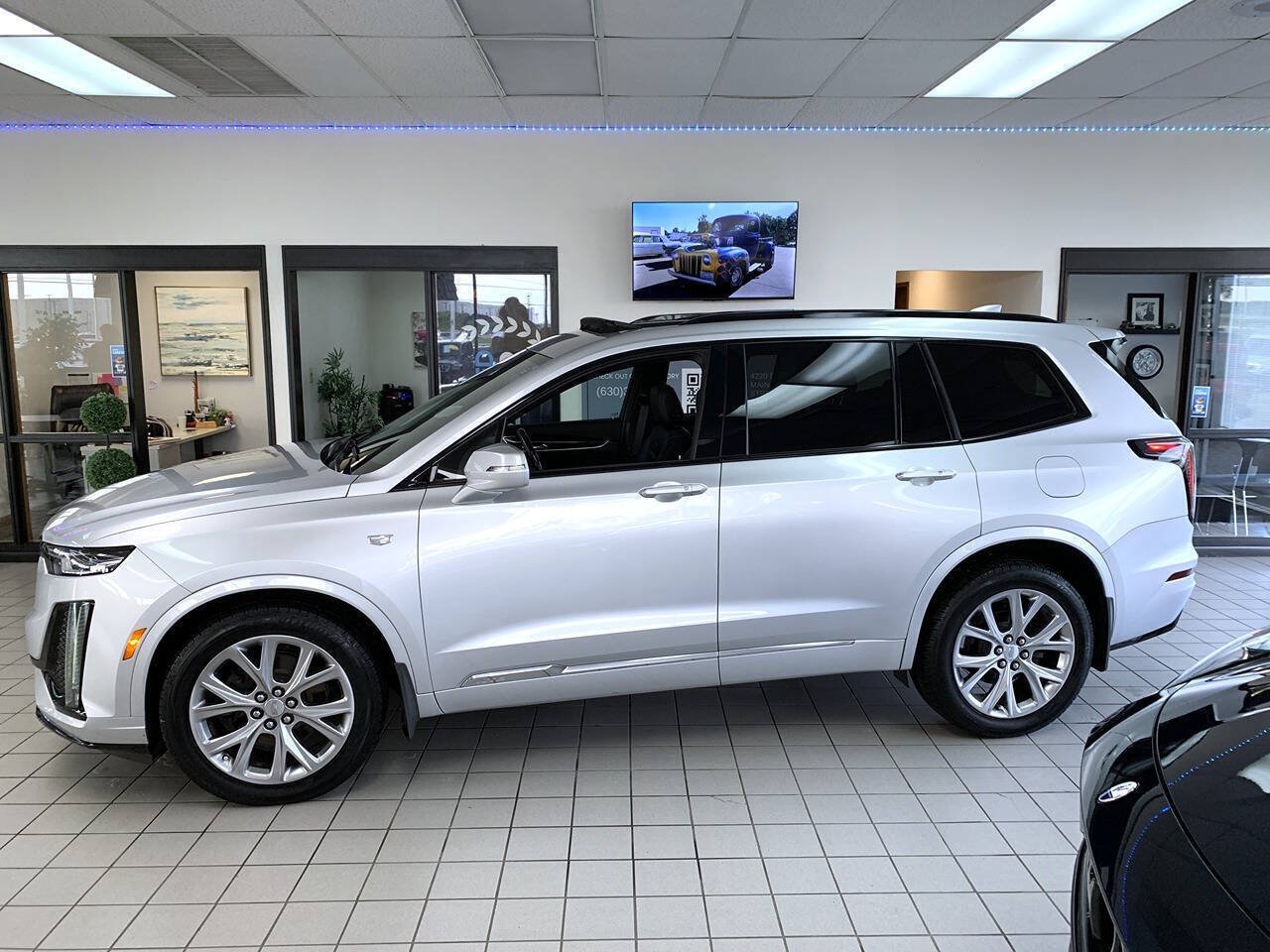 Used 2020 Cadillac XT6 Sport AWD/4WD image 3