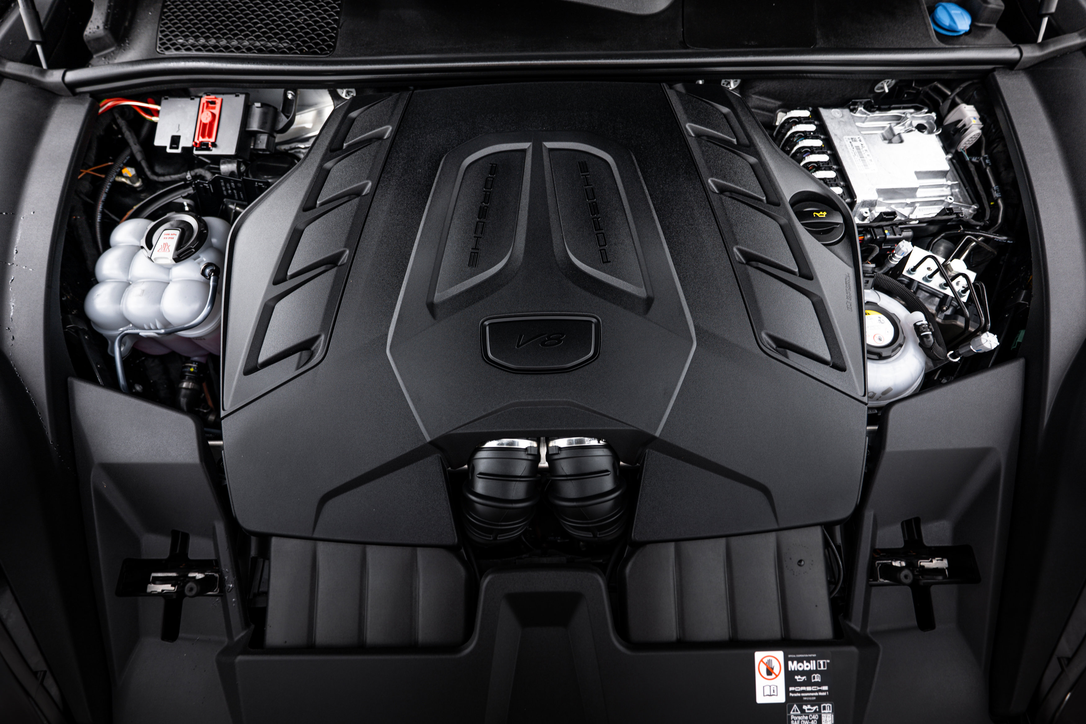 Certified 2026 Porsche Cayenne Turbo AWD/4WD image 28