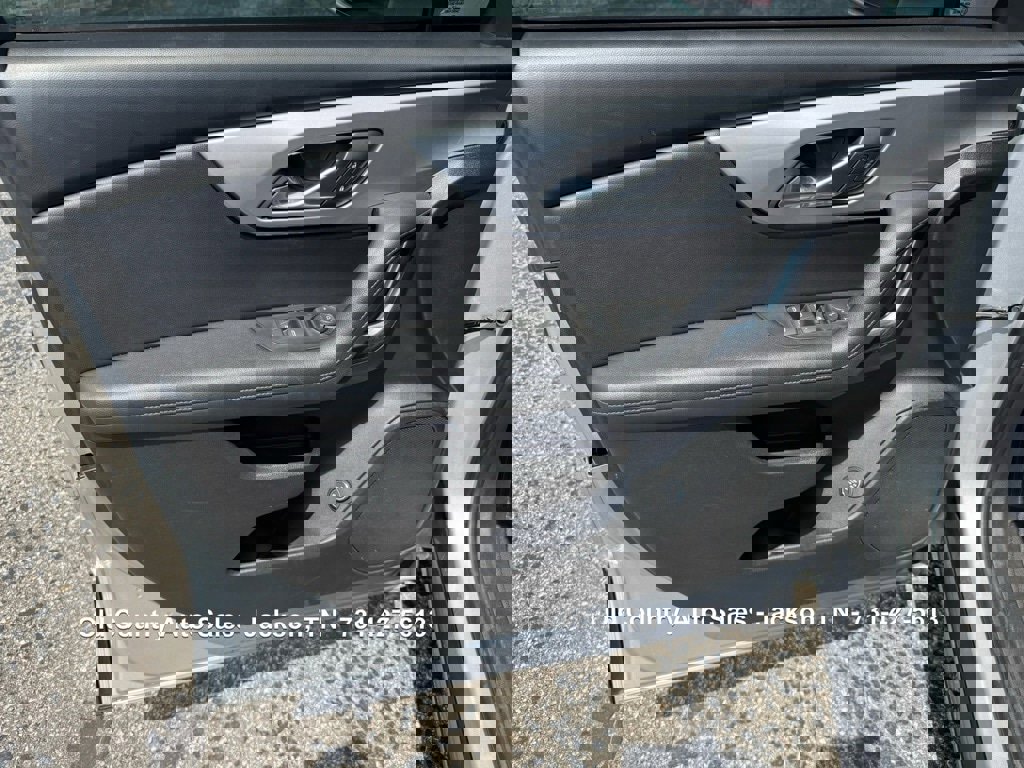 Used 2020 Chevrolet Blazer LT image 20