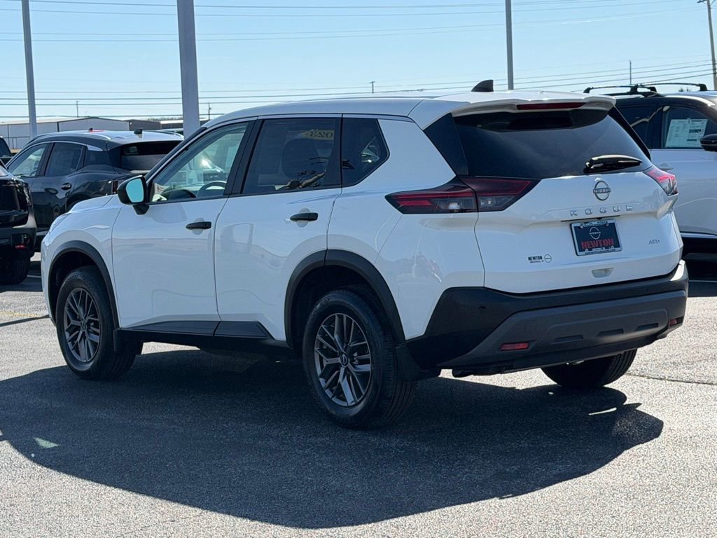 Used 2023 Nissan Rogue S image 7