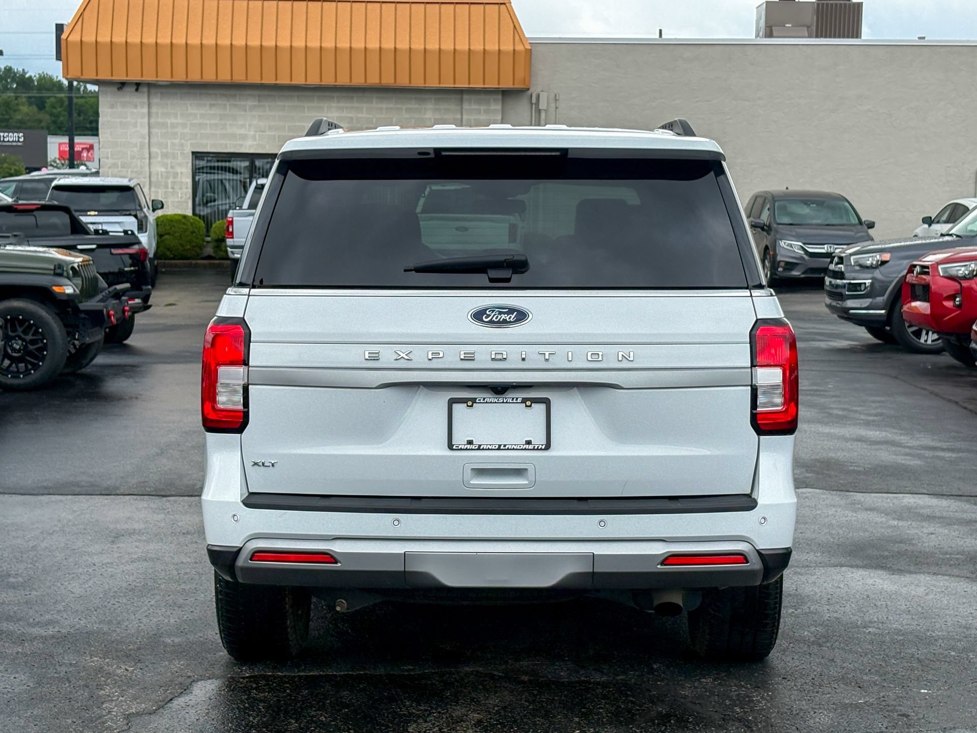Used 2024 Ford Expedition XLT AWD/4WD image 15
