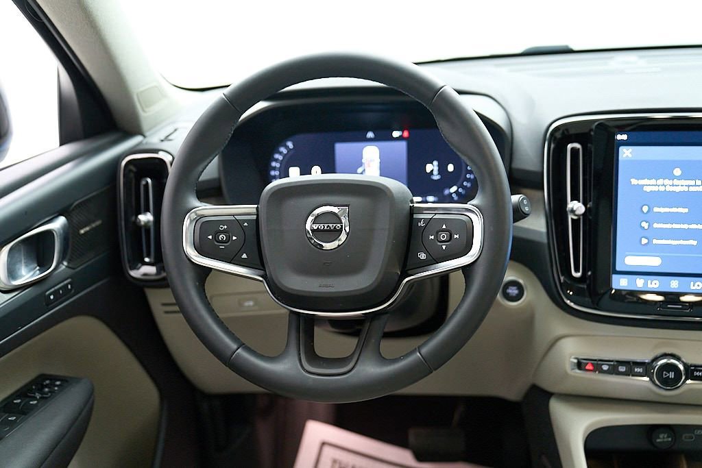 Used 2023 Volvo XC40 B5 Ultimate w/ Protection Package Premier AWD/4WD image 28