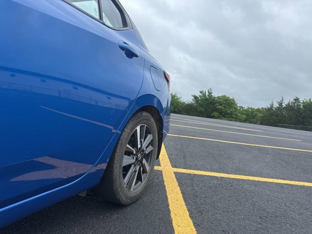 Used 2021 Nissan Versa SV FWD image 4