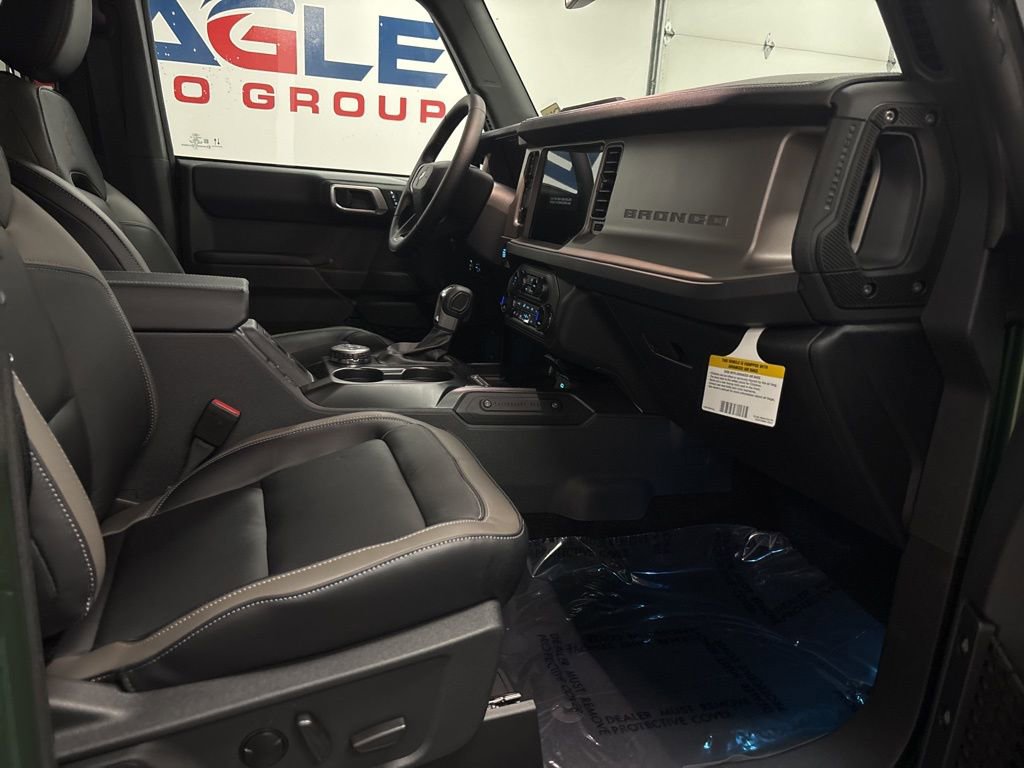 New 2025 Ford Bronco Outer Banks w/ Black Appearance Package image 35