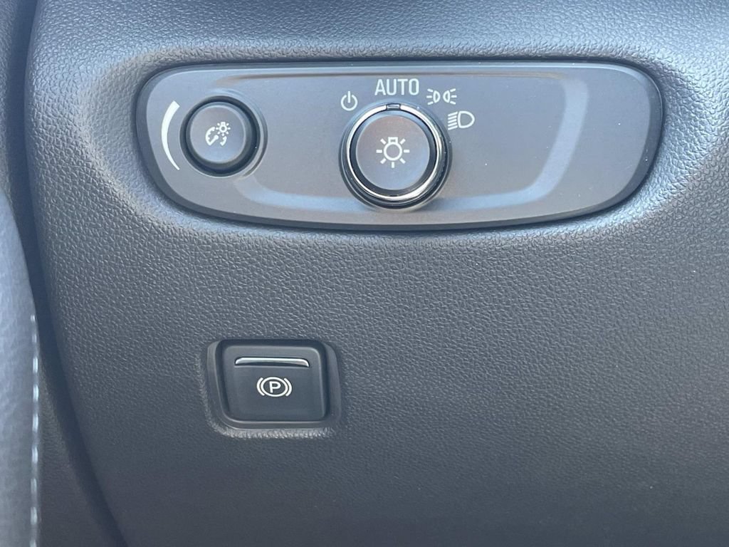 Used 2022 Chevrolet Blazer LT FWD image 28