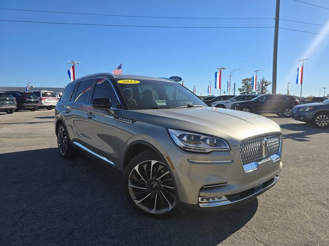 Used 2023 Lincoln Aviator Reserve w/ Equipment Group 201A image 1