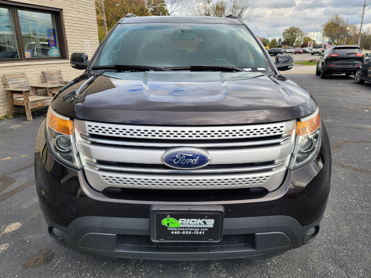 Used 2013 Ford Explorer XLT image 2