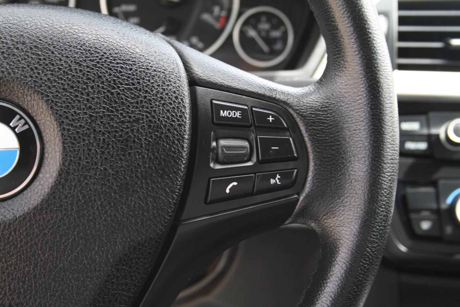 Used 2014 BMW 320i Sedan RWD image 13