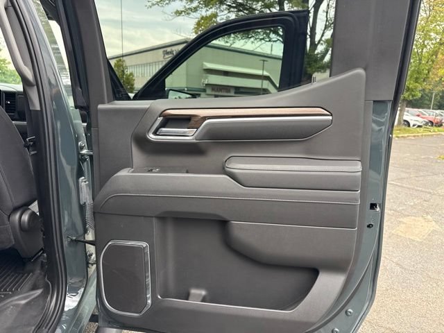 Used 2025 Chevrolet Silverado 1500 LT AWD/4WD image 29