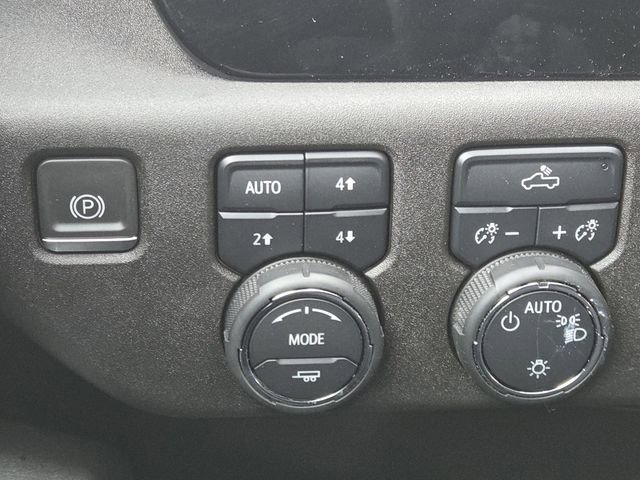 Used 2024 Chevrolet Silverado 1500 LT image 9