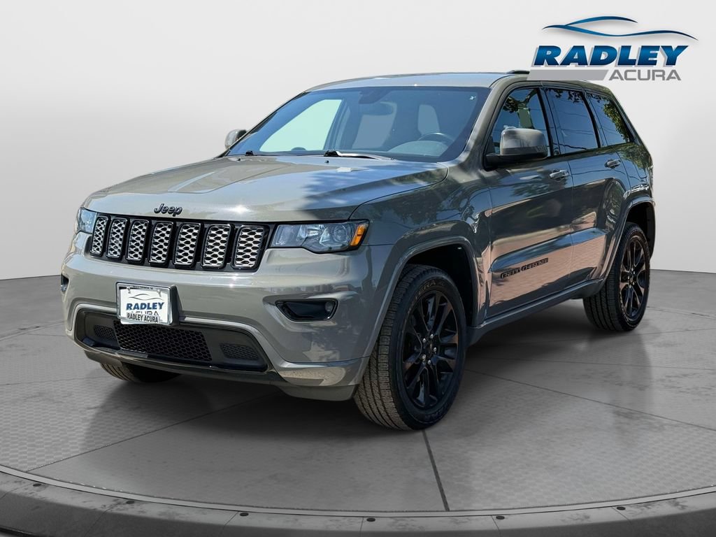 Used 2020 Jeep Grand Cherokee Altitude AWD/4WD image 3