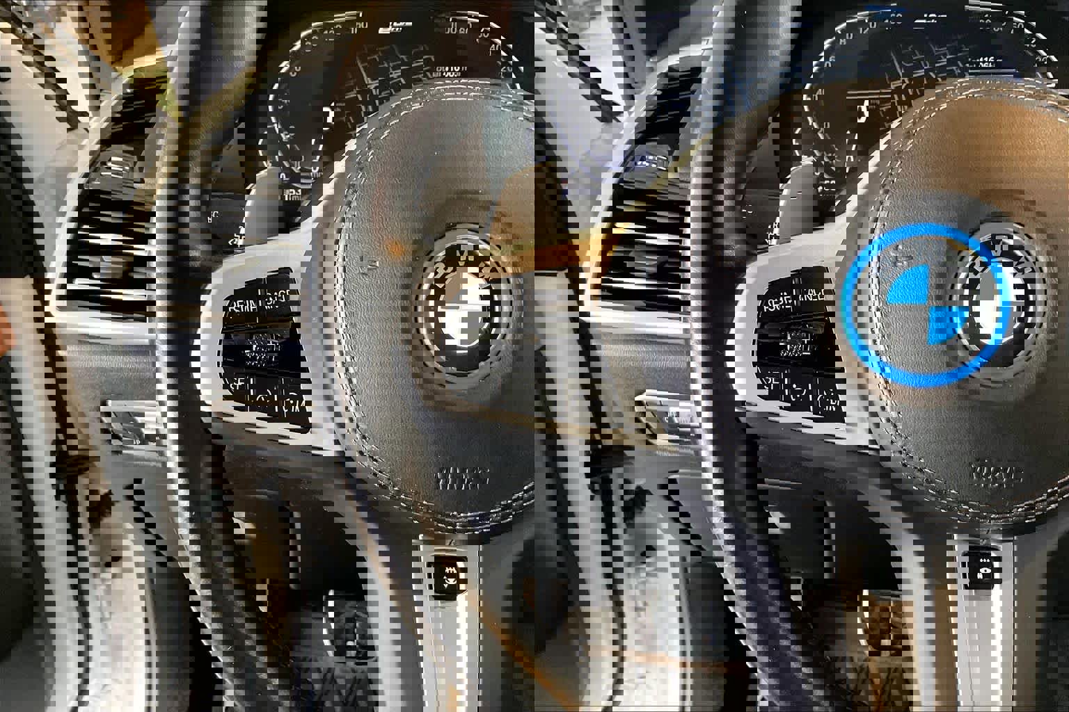 Used 2022 BMW X5 xDrive45e w/ M Sport Package image 22