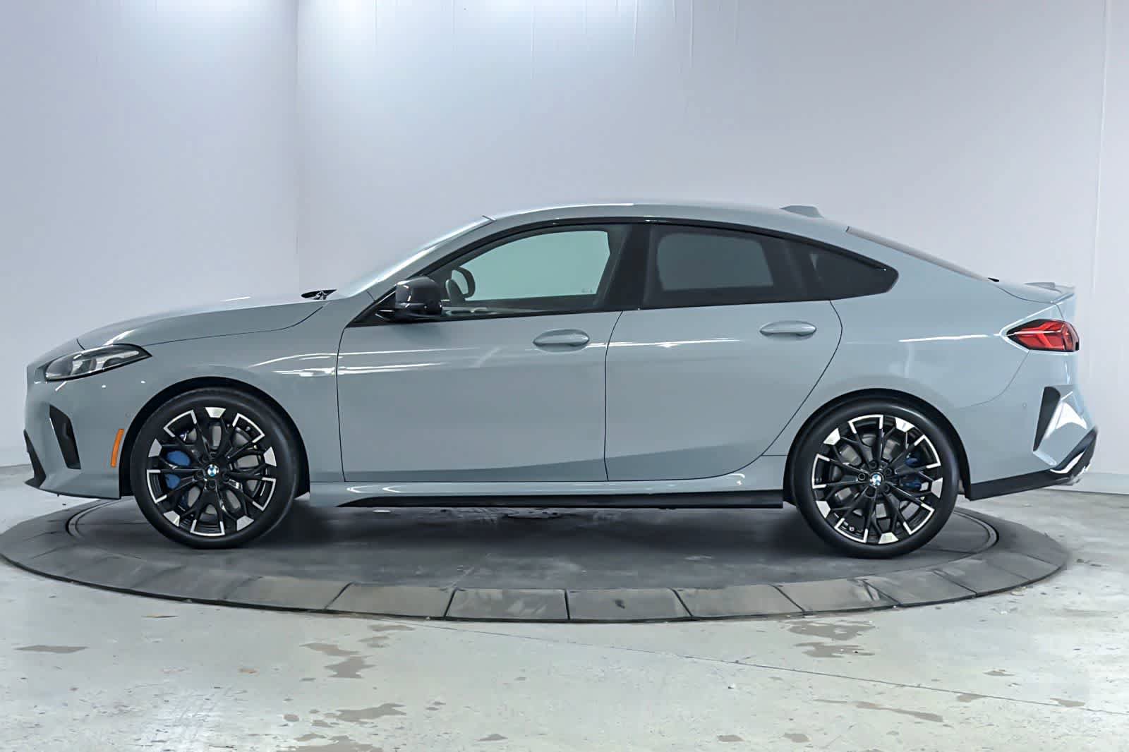 Used 2025 BMW M235i xDrive w/ Technology Package AWD/4WD image 5