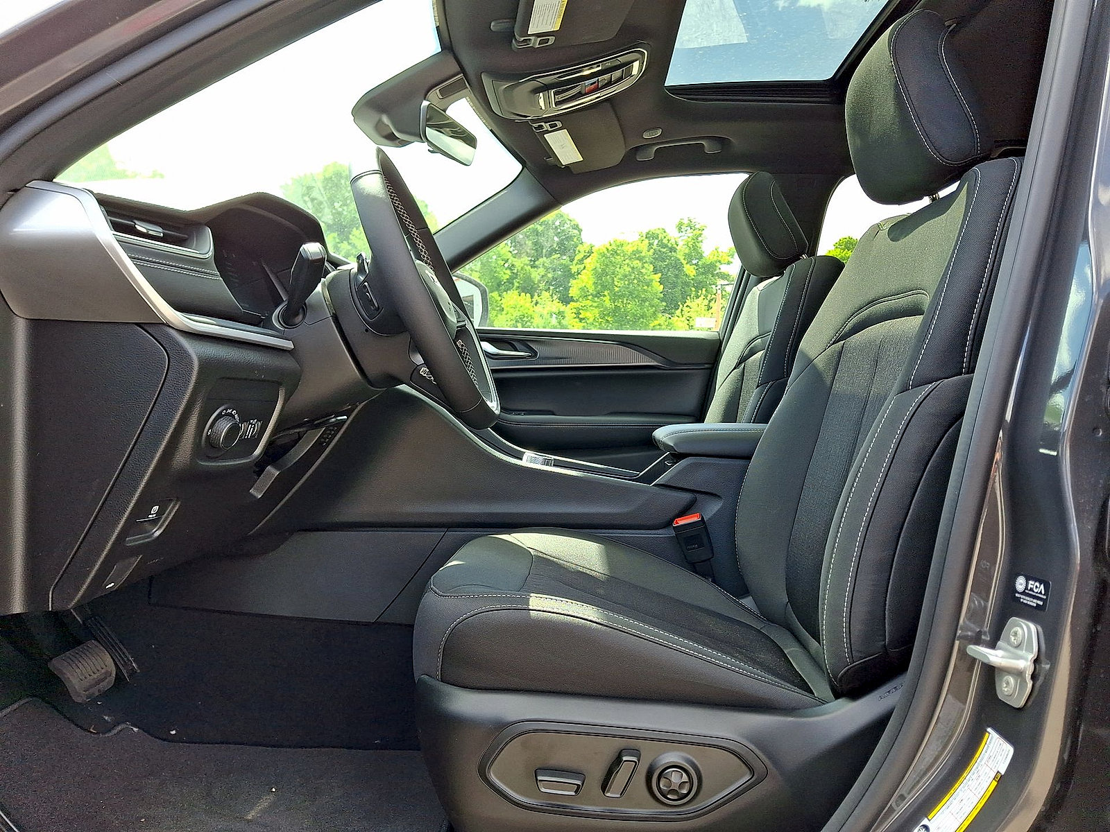 New 2026 Jeep Grand Cherokee Laredo X AWD/4WD image 14
