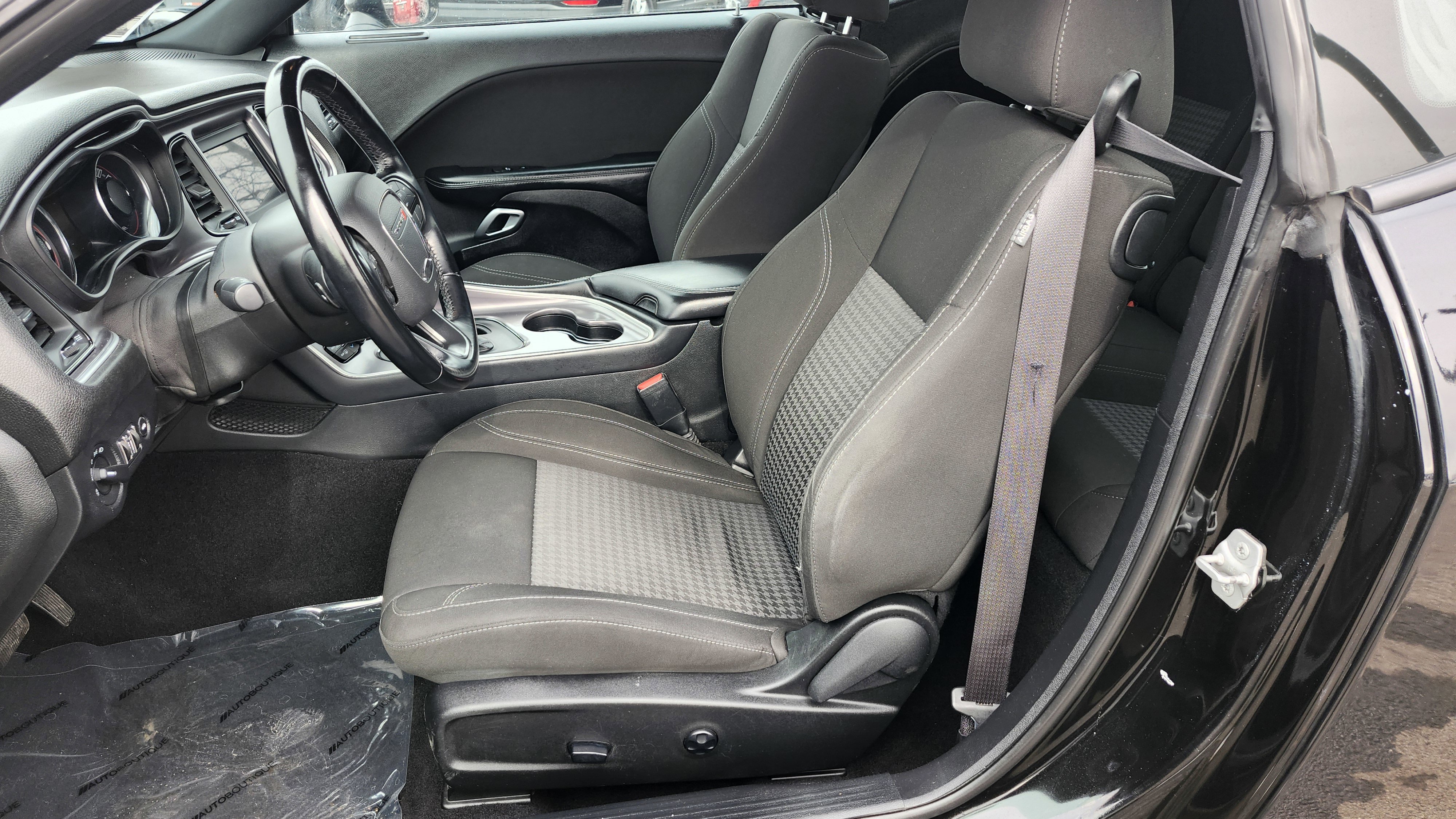 Used 2020 Dodge Challenger SXT image 21