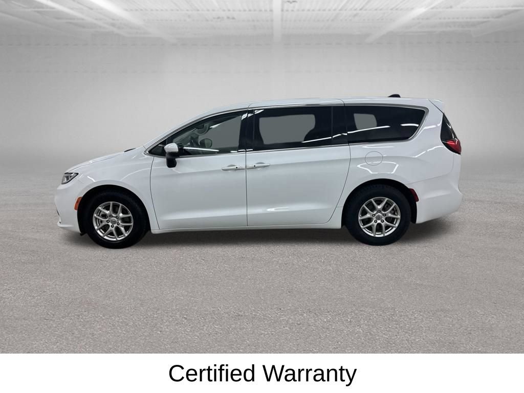 Used 2023 Chrysler Pacifica Touring-L FWD image 9
